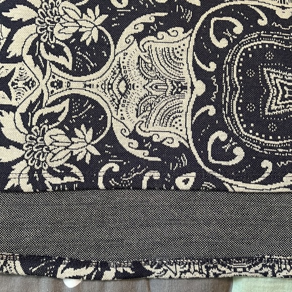 LuLaRoe Classic T - Size Small. Jacquard material - Picture 11 of 12